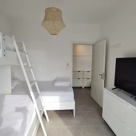 Panorama Sea View Penthouse * ساراندا