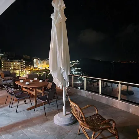 Panorama Sea View Penthouse شقة *
